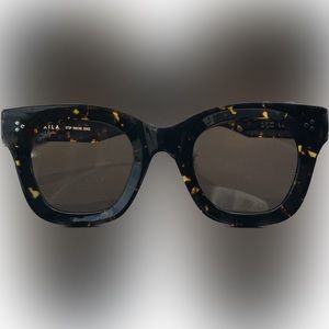 Akila nova Sunglasses. Excellent condition, hardly worn. Tortoise.